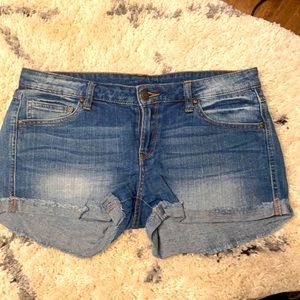 Cute jeans shorts
